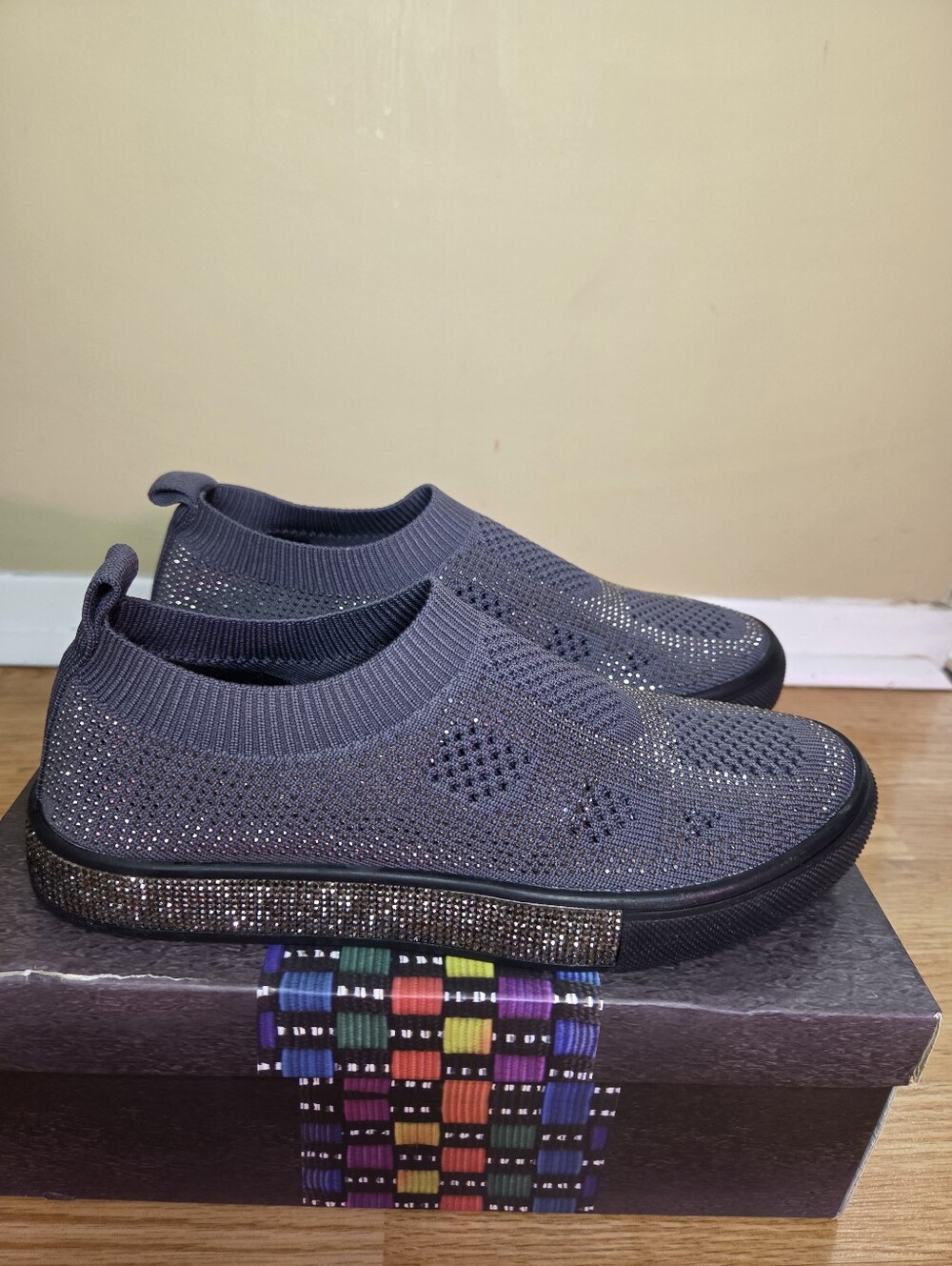 Bernie Mev Glamour Rhinestone Embellished Slip-On Sneakers Grey Sz 39 ( 8.5 - 9) - Picture 2 of 10